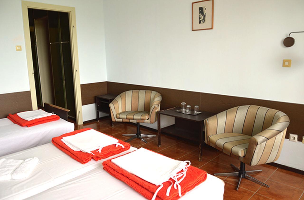 Hotel Lelle Balatonlelle Dış mekan fotoğraf